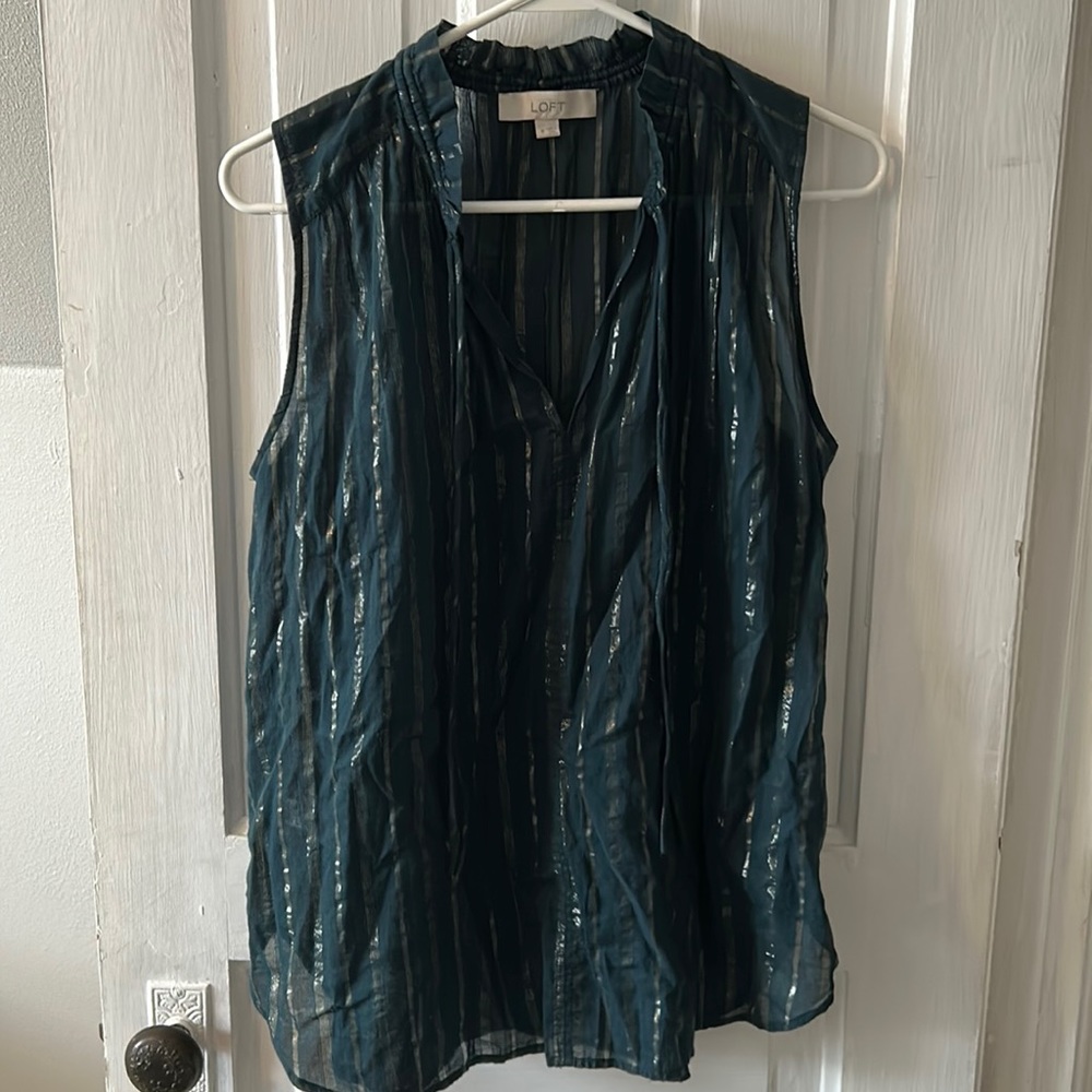 Anne Taylor Loft women’s sleeveless blouse